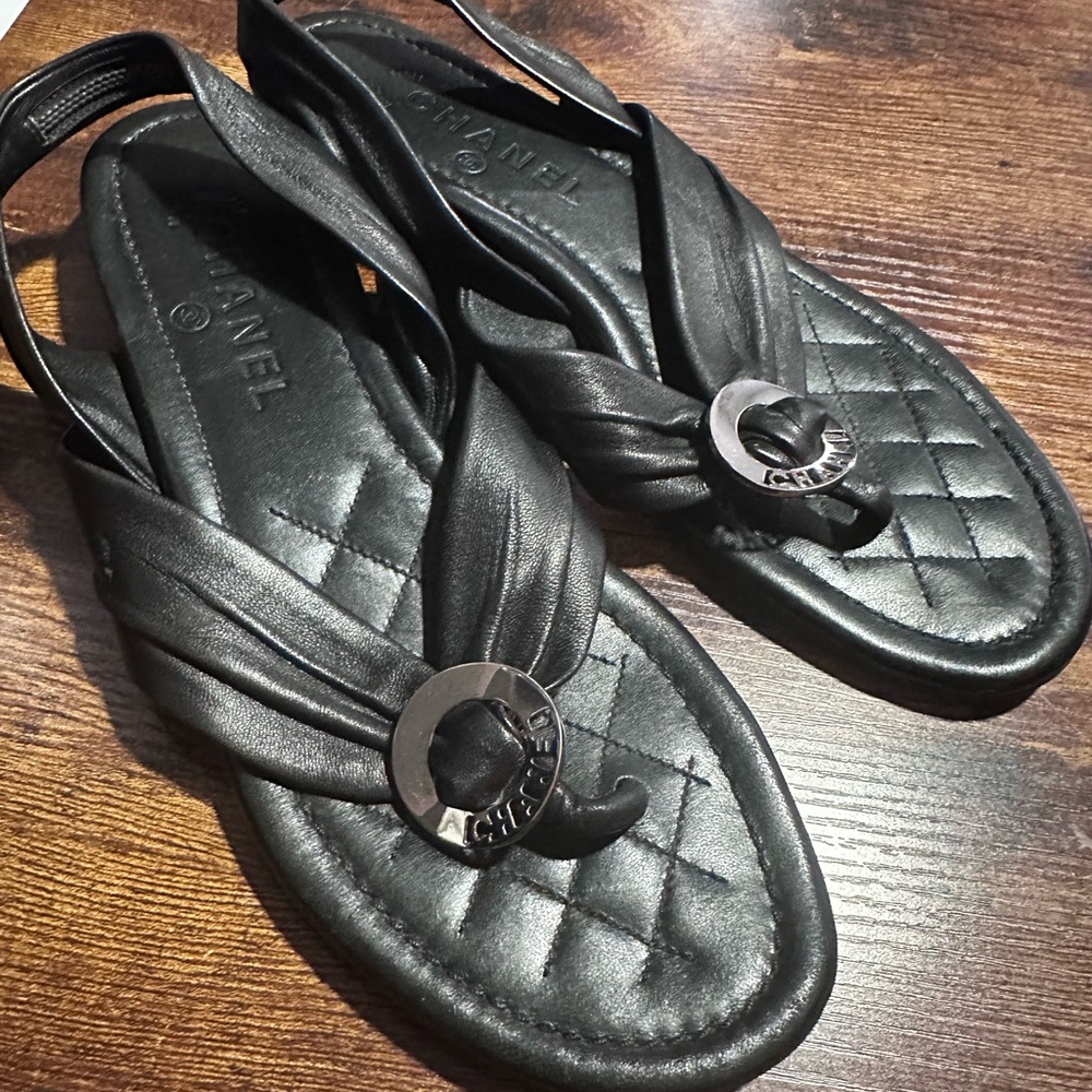CHANEL Black Leather Thong Slingback Sandals with Silver Logo Ring 38 - Picture 6 of 11